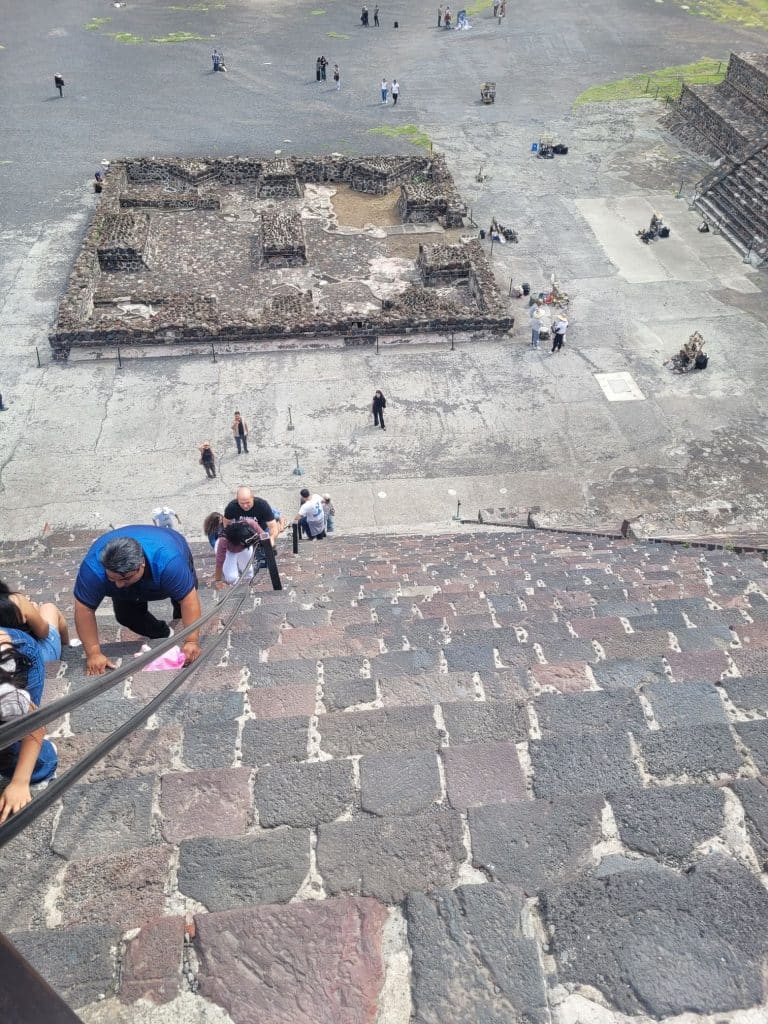 Anstieg auf die Mondpyramide