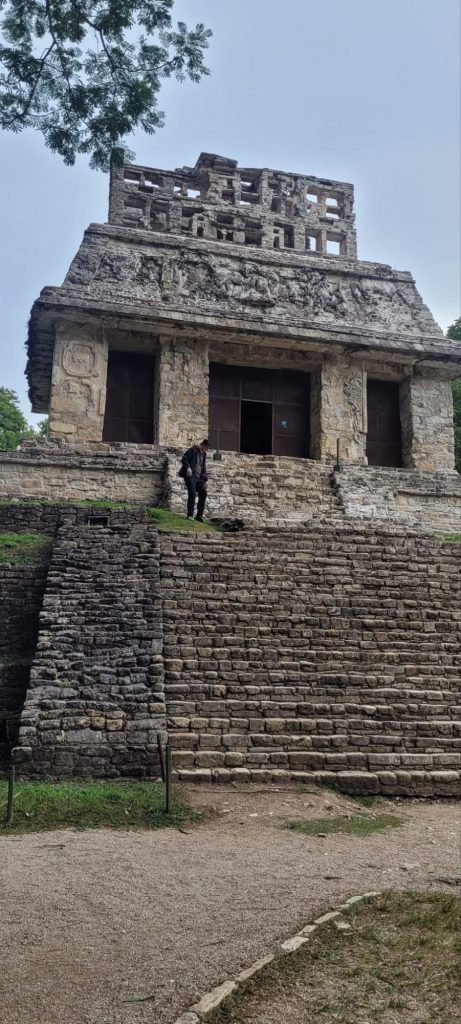 Oliver auf der Pyramide