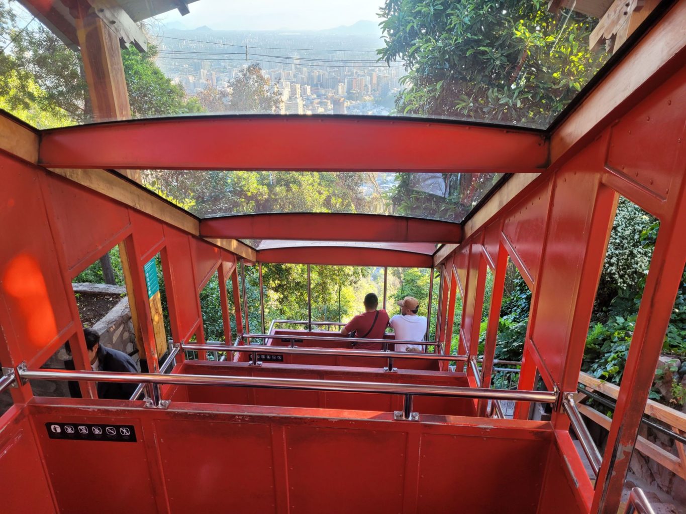 Fahrt mit der Zahnrad-Seilbahn